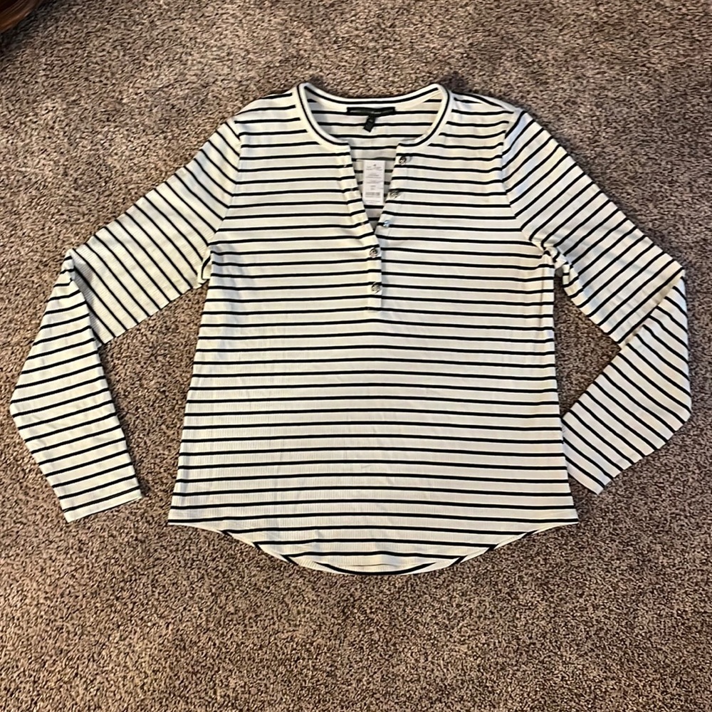 Brand New White House Black Market Top!